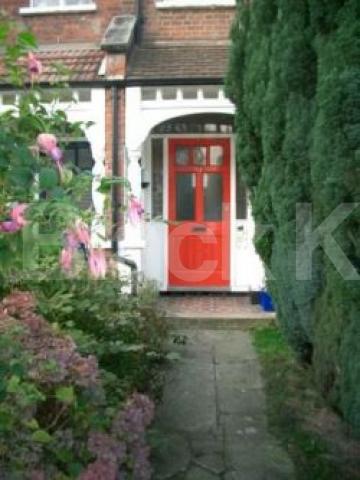 			Studio Apartment, 1 bath, 1 reception Flat			 Onslow Gardens, MUSWELL HILL N10